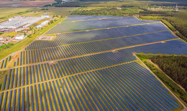 PET film for solar cell backsheet on utility scale plants